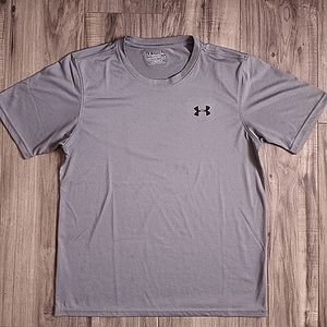 Under Armour Heat Gear Shirt Men Gray Short Sleeve  Loose fit Graphic Logo Med